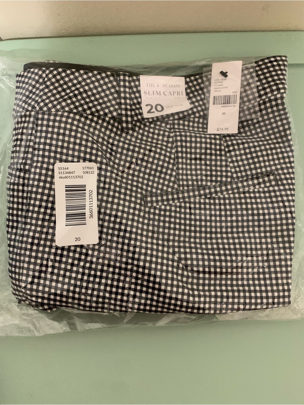NWT Lane Bryant- The 4 Season Black & White Gingham Capri Pants